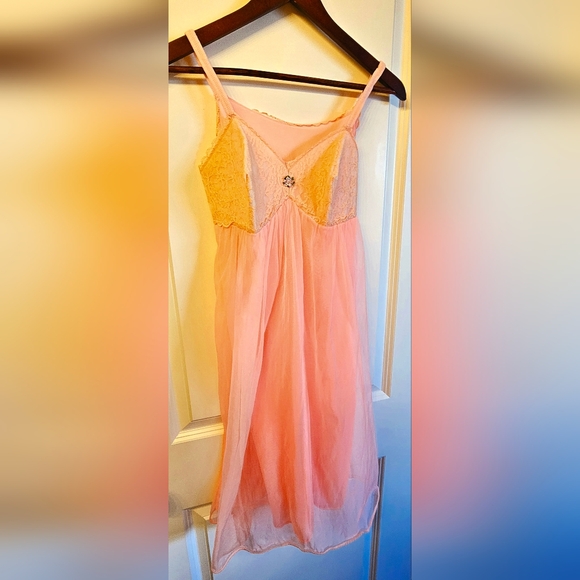 Cheeky little vintage lingerie 👙 - Picture 10 of 10